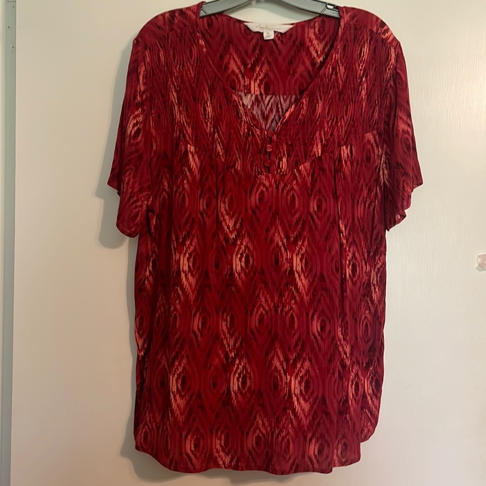 Magnolia Grace short sleeve top.